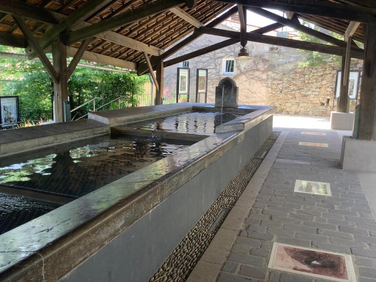 Les Amoureux Du Vieux Lavoir T3 Hyeres Medieval Eksteriør bilde